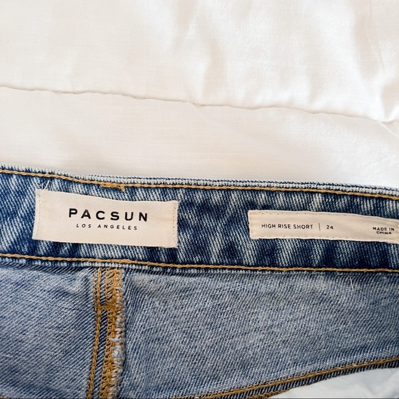 Light Wash Color Block Distressed Denim Shorts - Picture 5 of 5